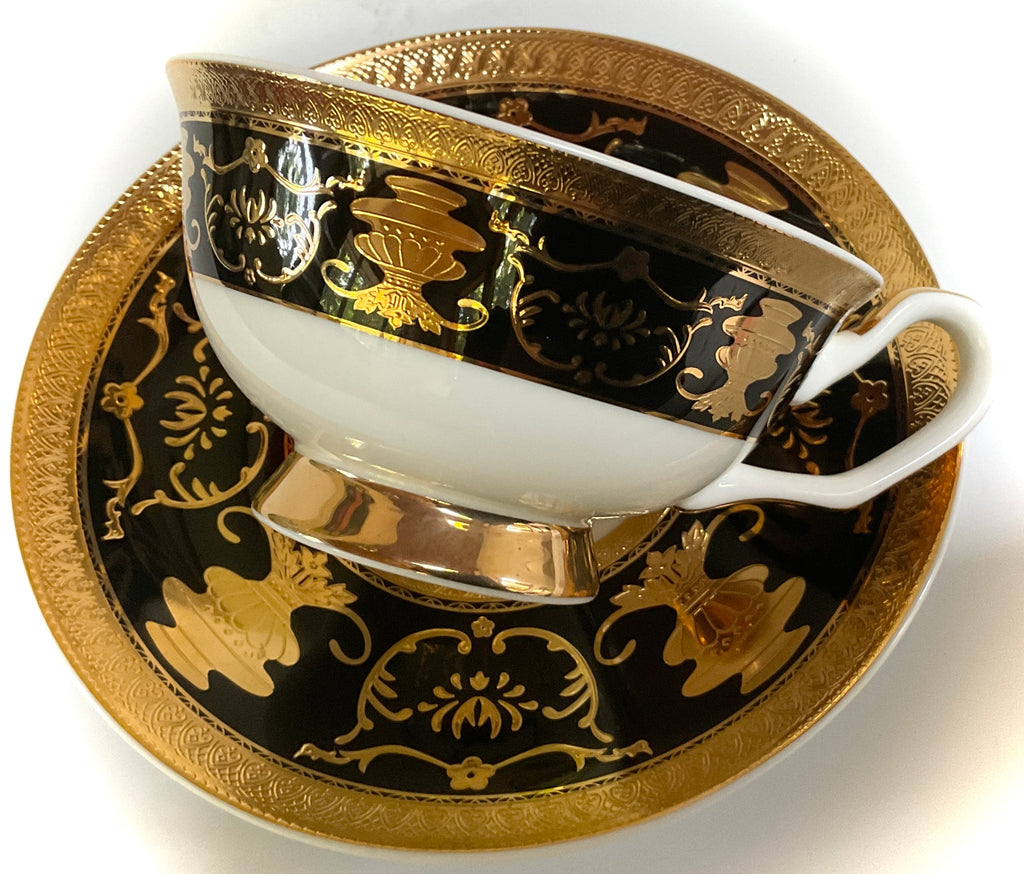 Set of 6 Tea Cups with Plates with Rich Gold Design - World Art