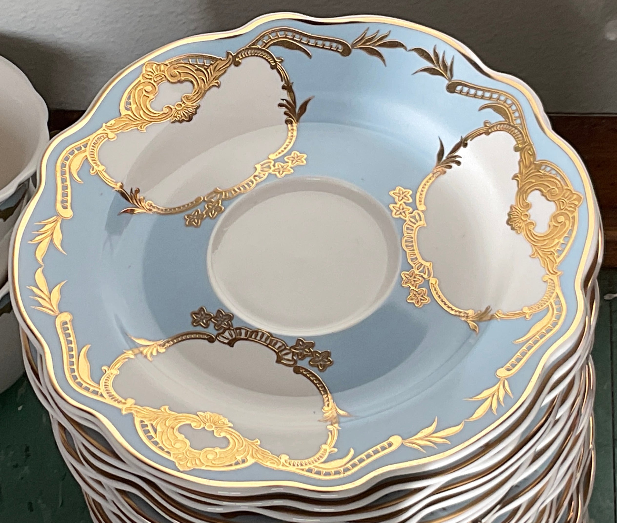 Set of 6 Tea Cups with Plates with Rich Gold Design - World Art