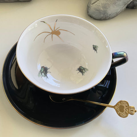 Royal Bee Plate or Teacup & Saucer Set, 8 oz, Porcelain – Angioletti Designs